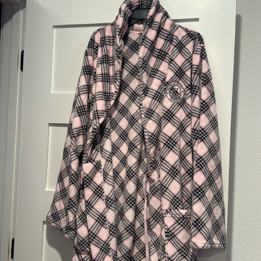 Brand new with tags Victorias Secret robe. Pink & black size XS $59.95 tag
